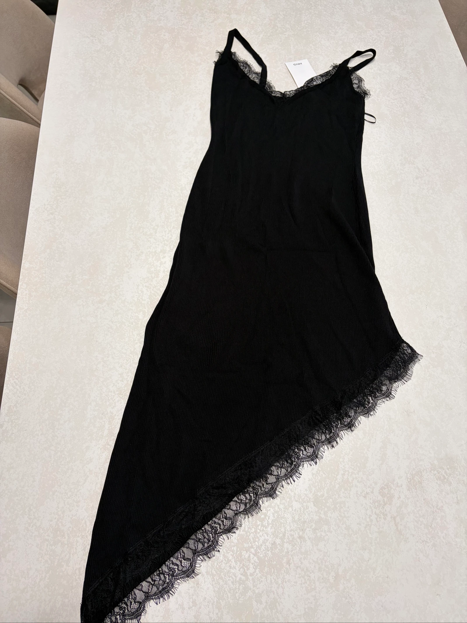 Vestido asimétrico de encaje Mango – photo 2